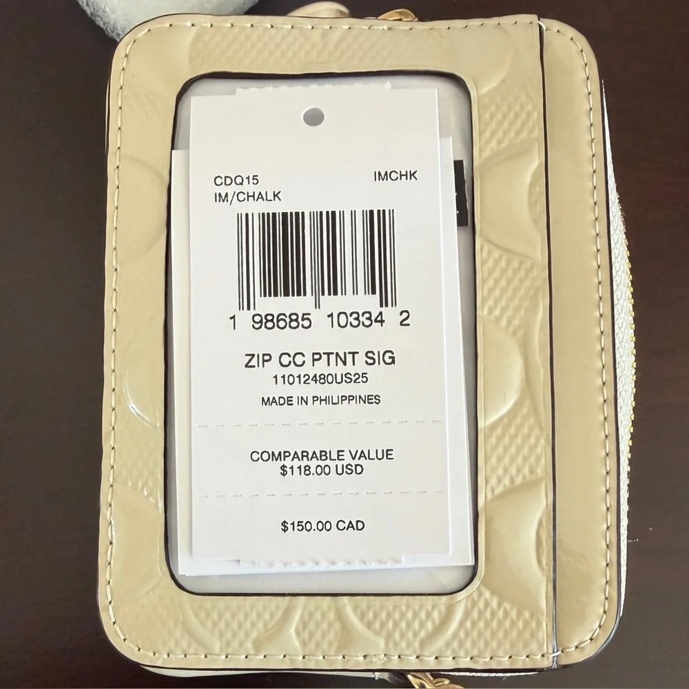 Zip Card Case In Signature Leather With Heart Charm